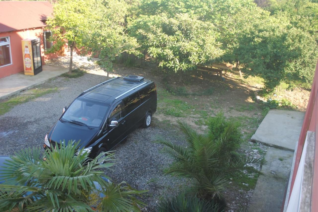 Гостевой дом семейный отель Батуми-15