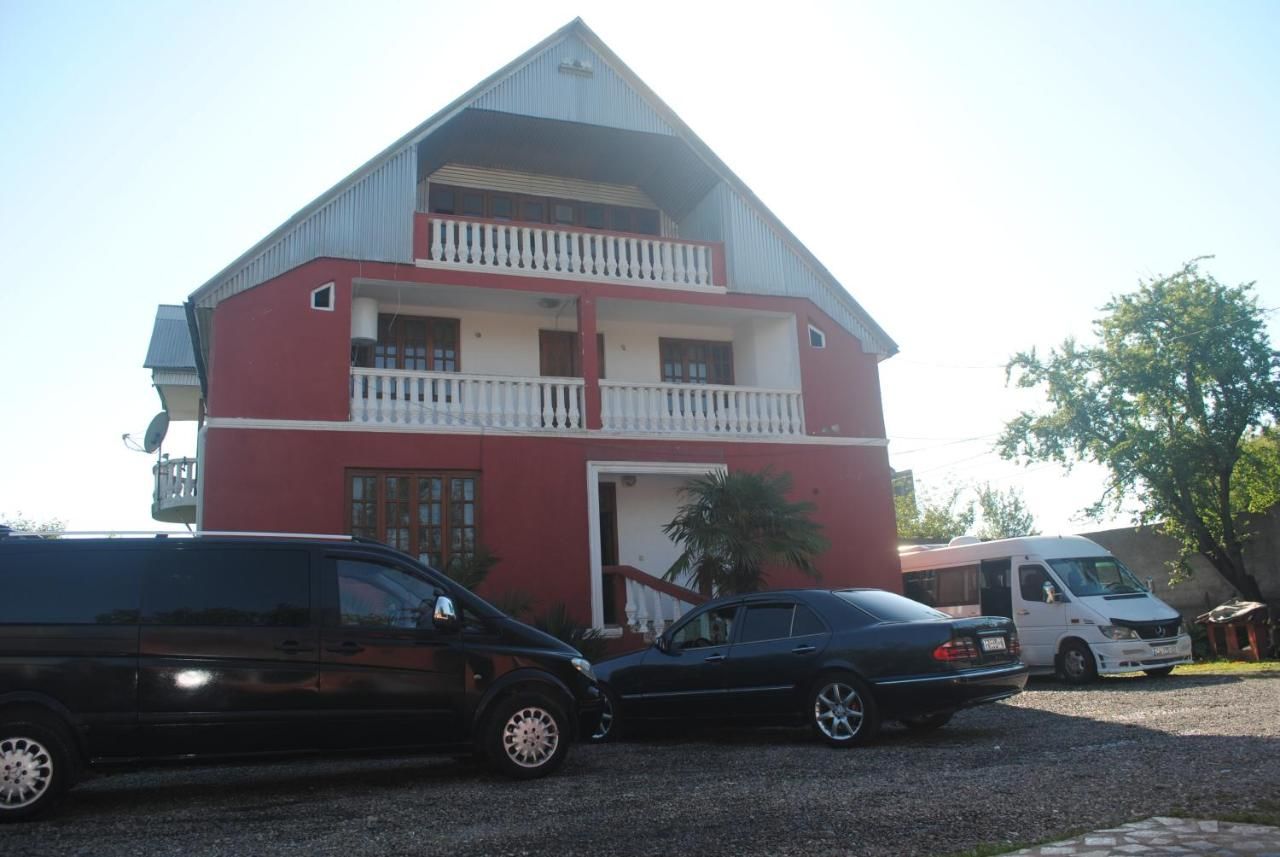 Гостевой дом семейный отель Батуми-6