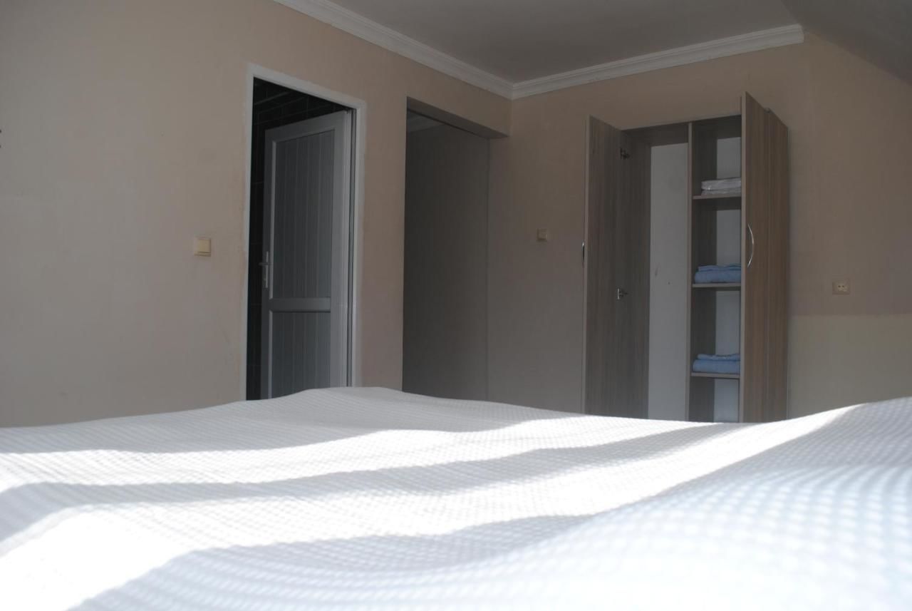 Гостевой дом семейный отель Батуми-37