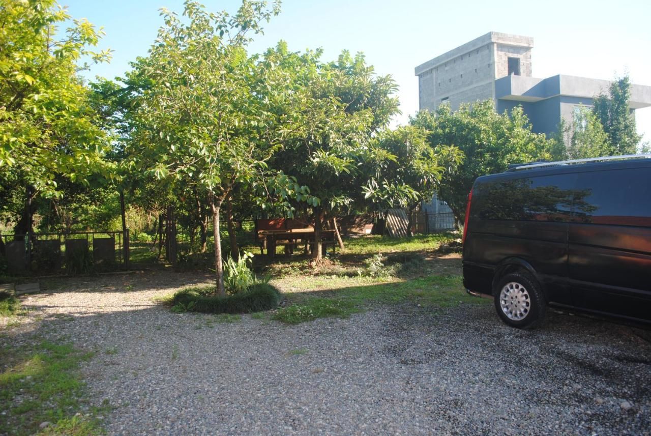 Гостевой дом семейный отель Батуми-38