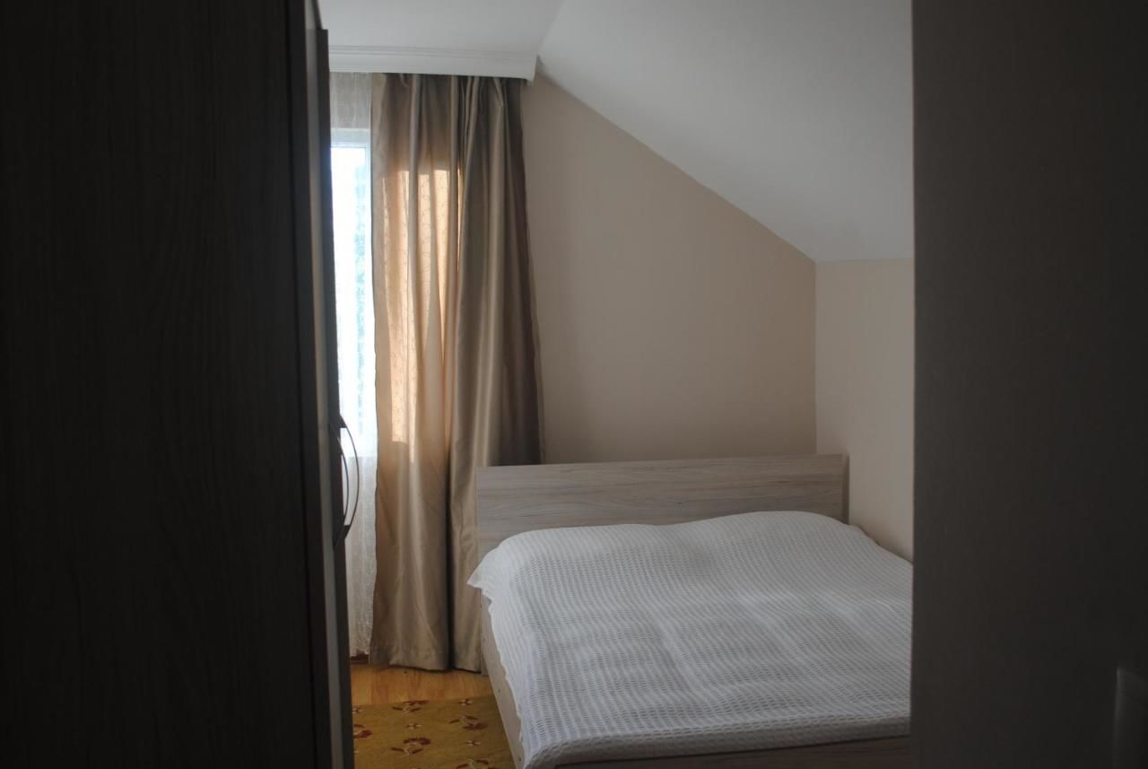 Гостевой дом семейный отель Батуми-39