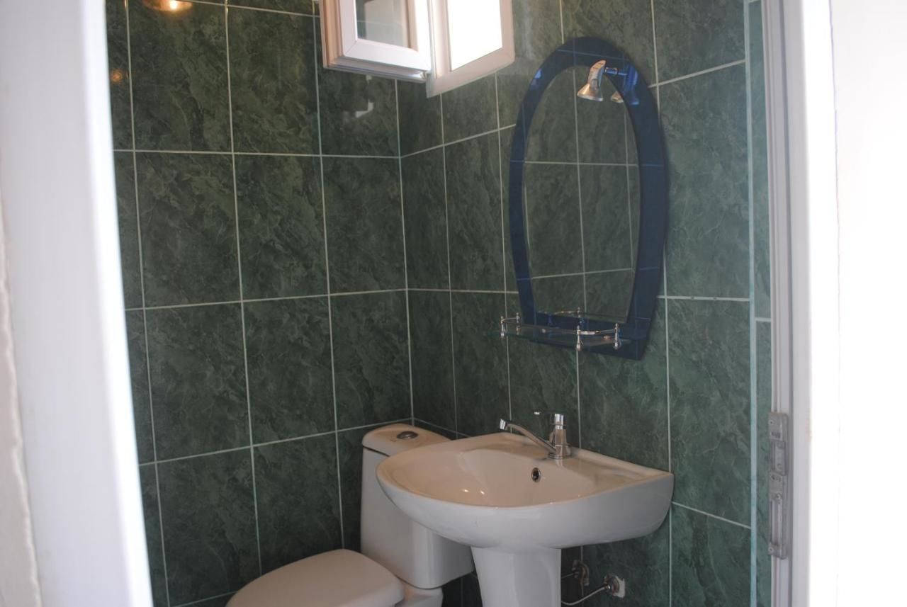 Гостевой дом семейный отель Батуми-10