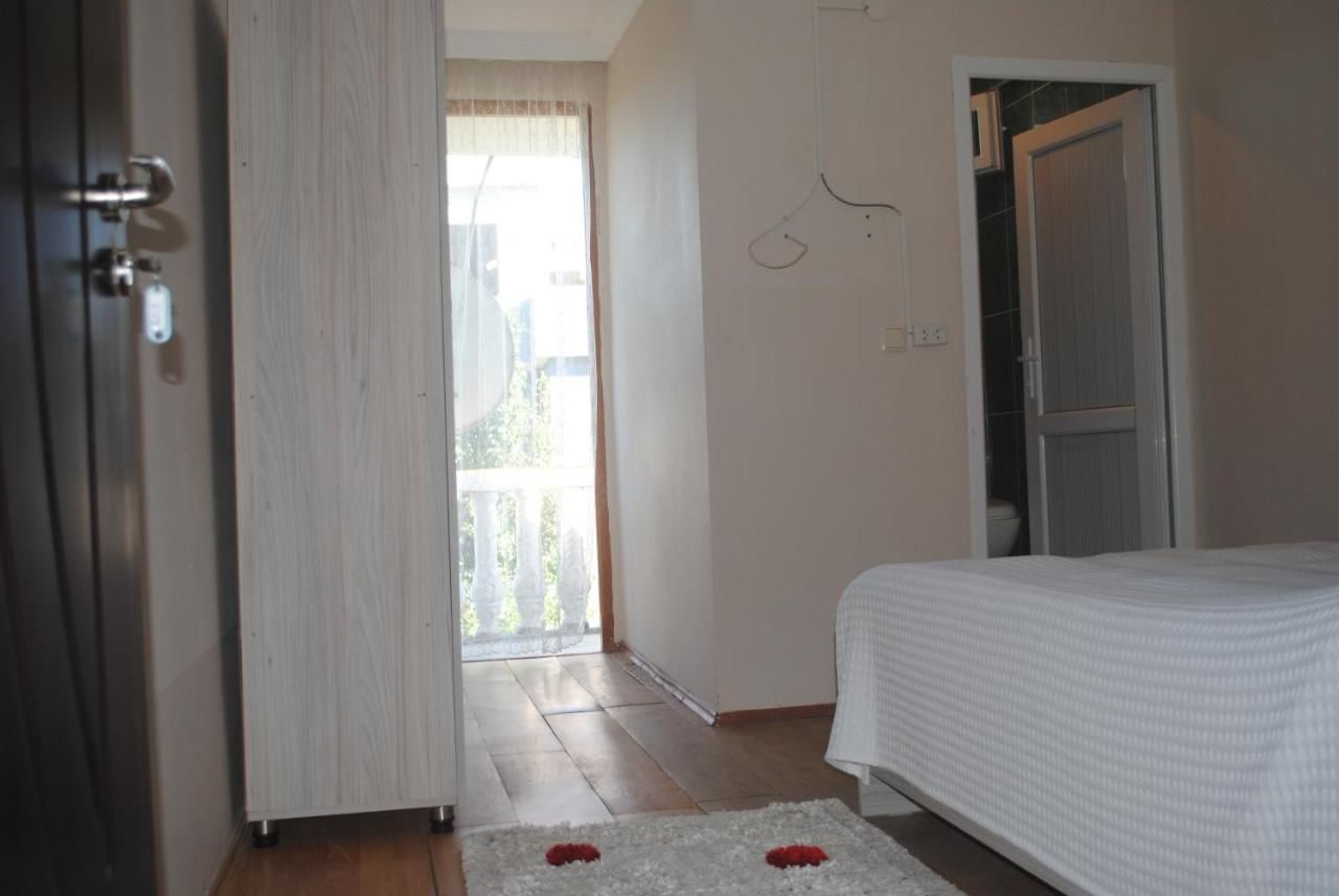 Гостевой дом семейный отель Батуми-11