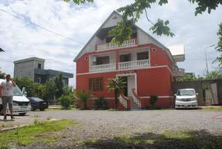 Гостевой дом семейный отель Батуми-0