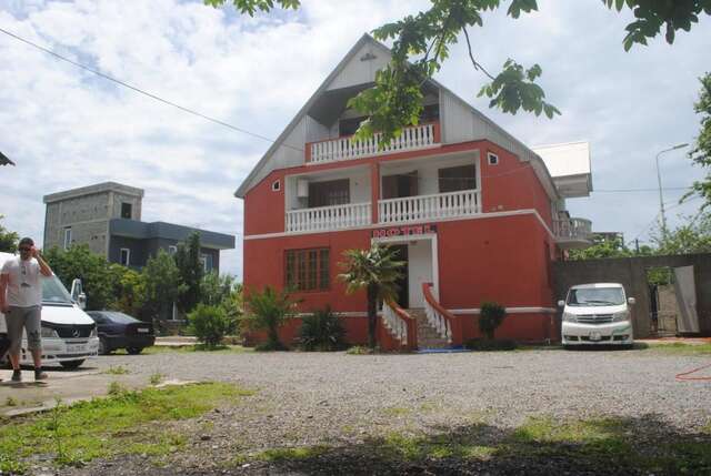 Гостевой дом семейный отель Батуми-3