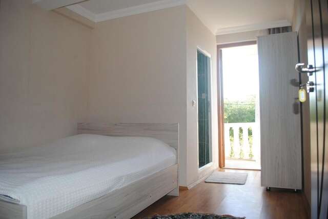 Гостевой дом семейный отель Батуми-30