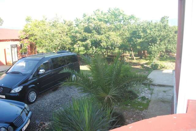 Гостевой дом семейный отель Батуми-8