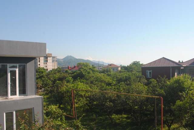 Гостевой дом семейный отель Батуми-11